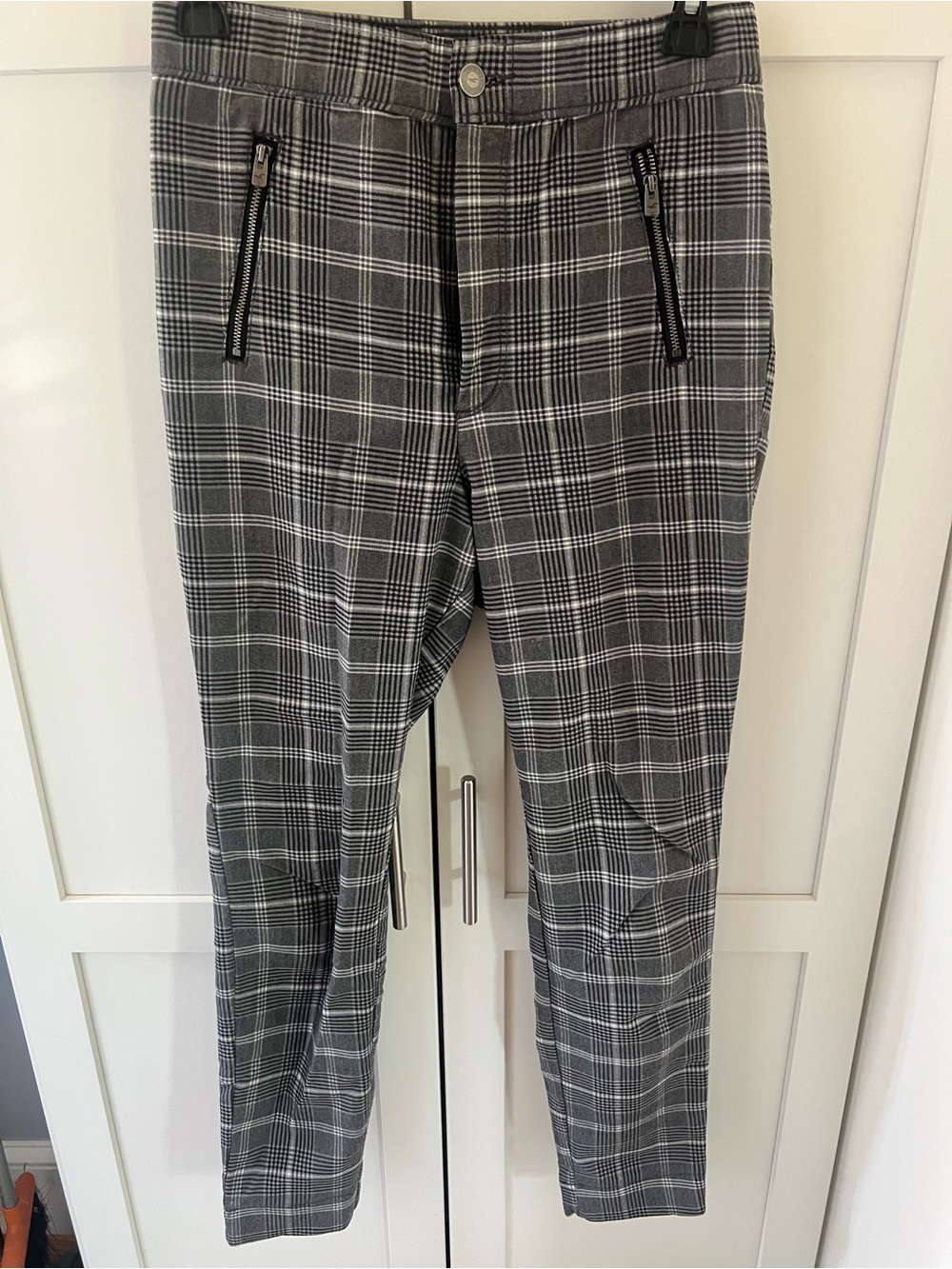 Hollister Grey plaid straight leg stretch pants M